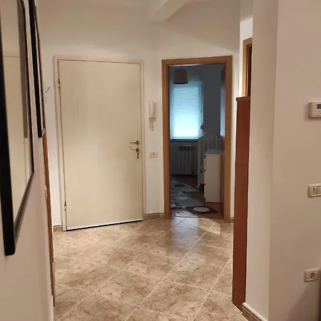Valkane Apartment *
