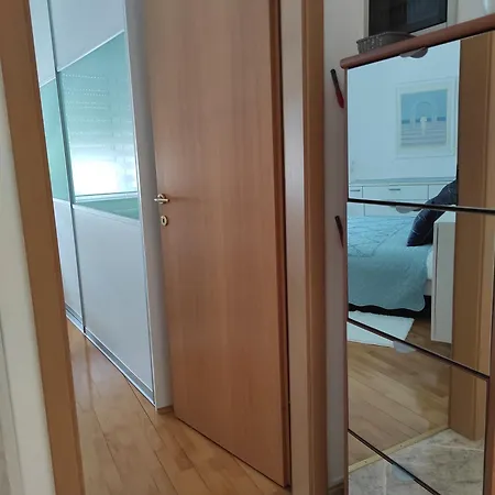 Valkane Apartment *