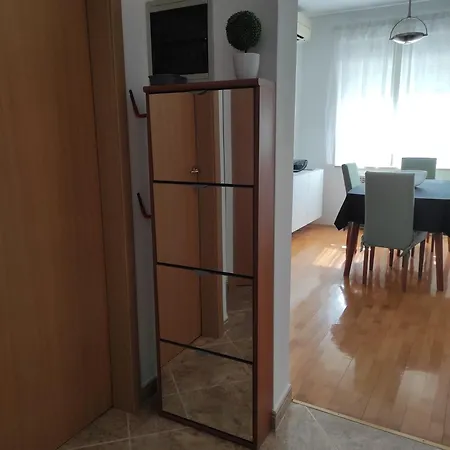 Valkane Apartment *